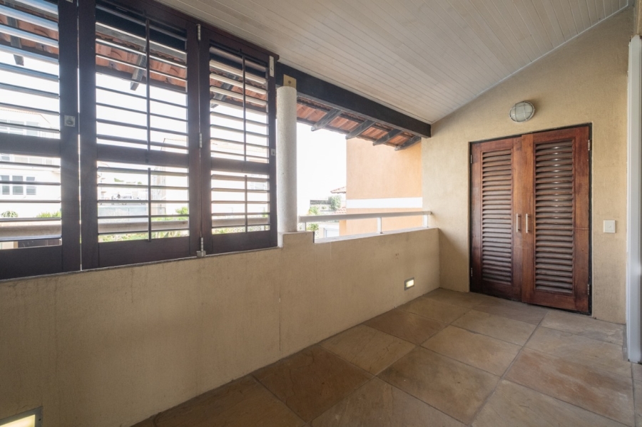 To Let 4 Bedroom Property for Rent in Port St Francis Eastern Cape